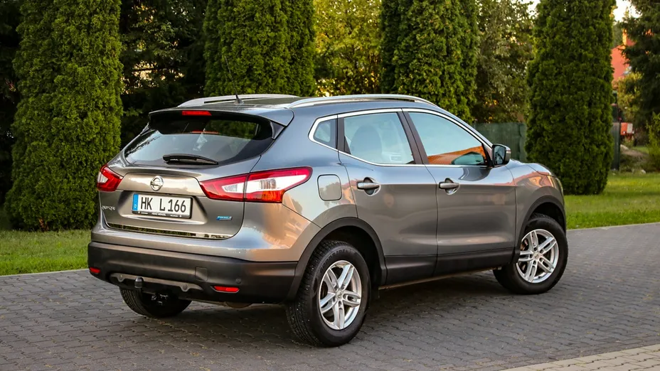 NISSAN Qashqai -