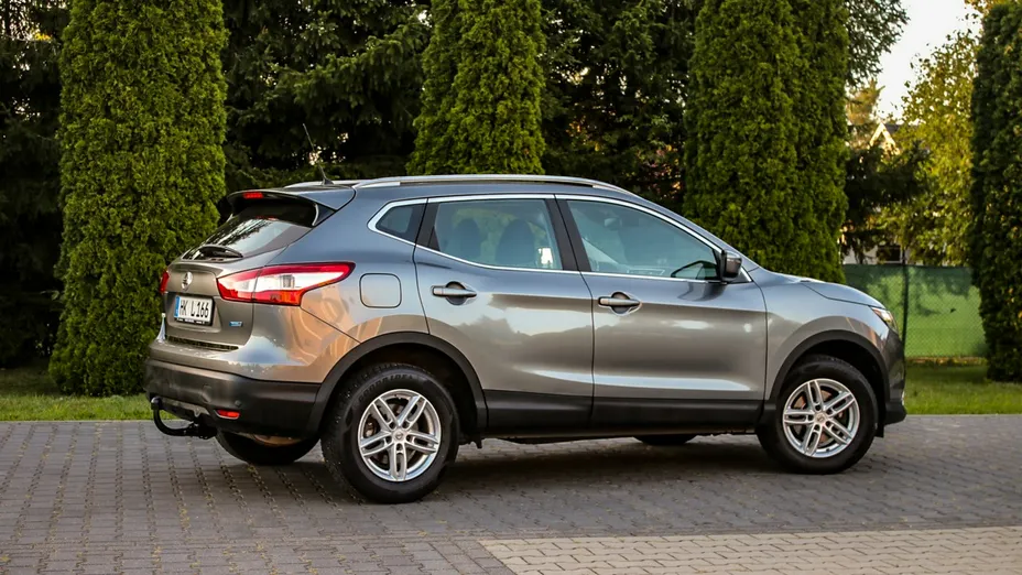 NISSAN Qashqai -