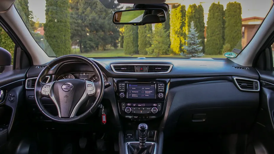 NISSAN Qashqai -