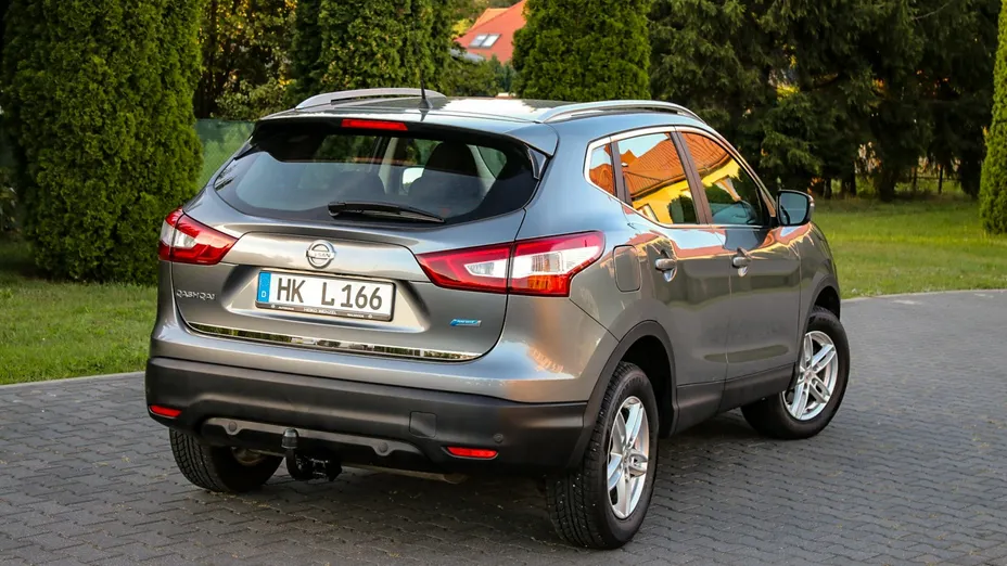 NISSAN Qashqai -