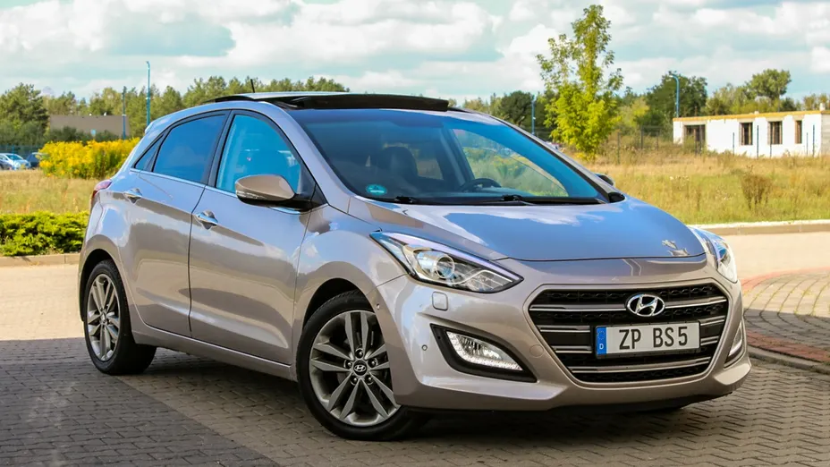 HYUNDAI i30 -