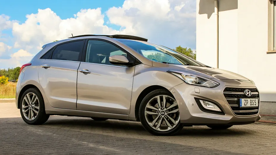 HYUNDAI i30 -
