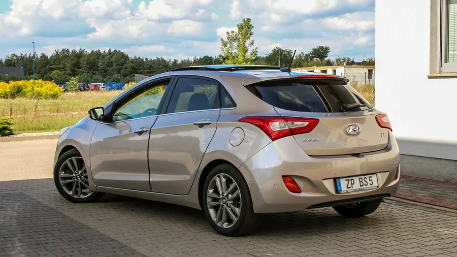 HYUNDAI i30 -