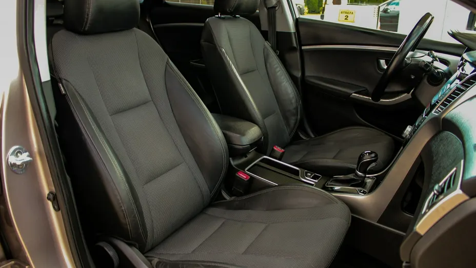 HYUNDAI i30 -