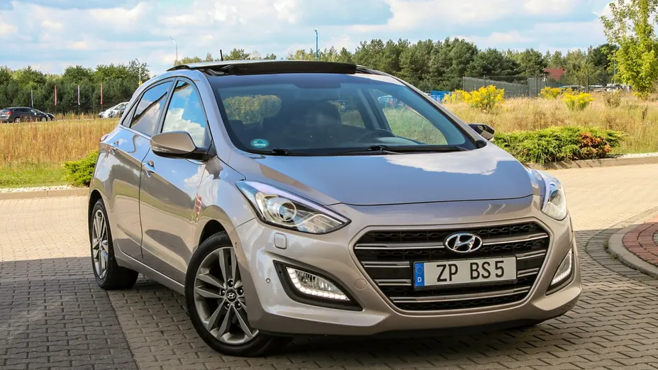 HYUNDAI i30 -