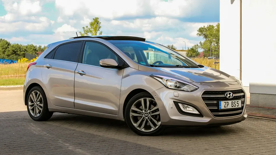 HYUNDAI i30 -