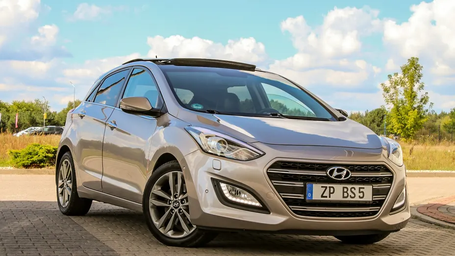HYUNDAI i30 -