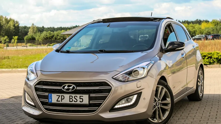 HYUNDAI i30 -
