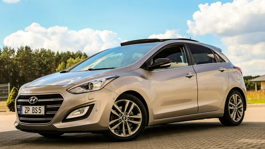 HYUNDAI i30 -