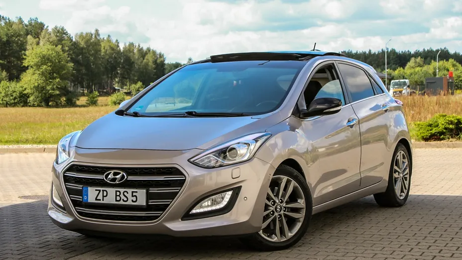 HYUNDAI i30 -