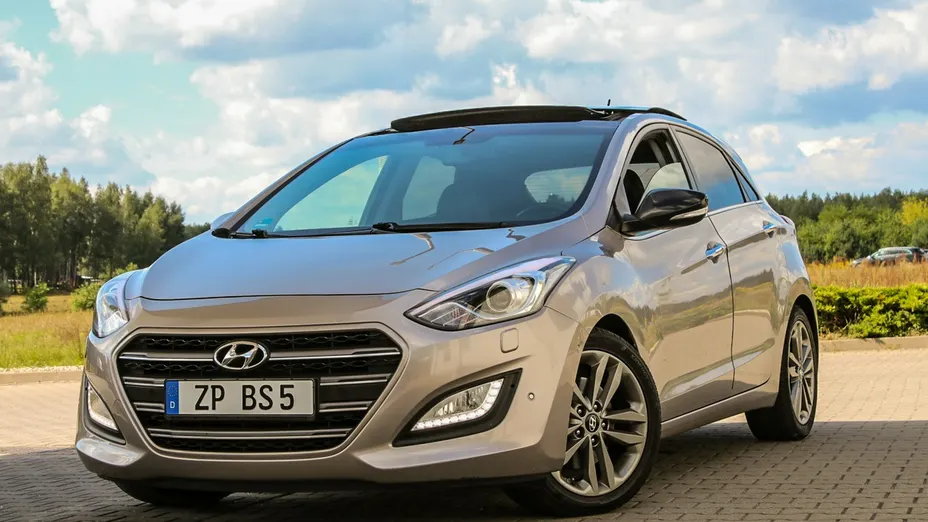 HYUNDAI i30 -