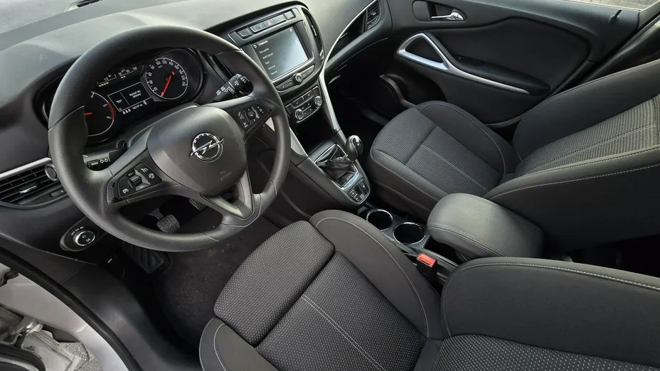 OPEL Zafira -