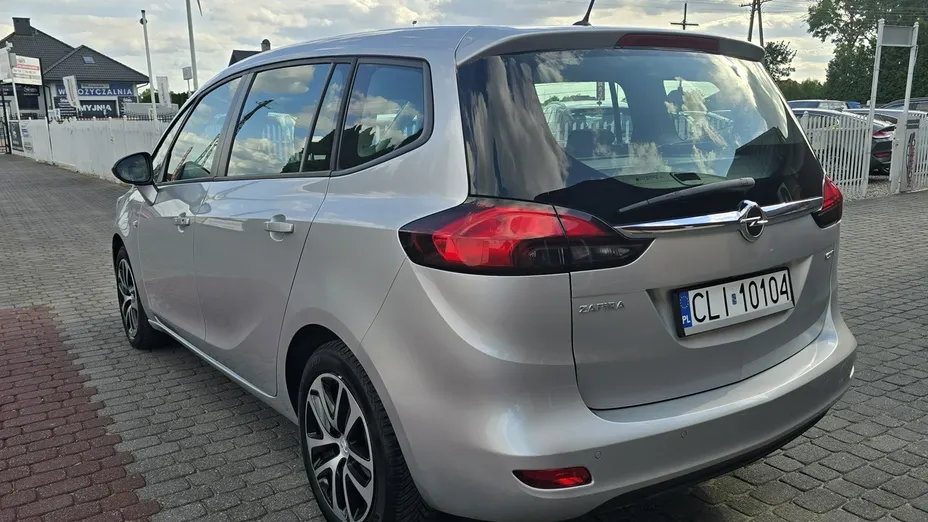 OPEL Zafira -