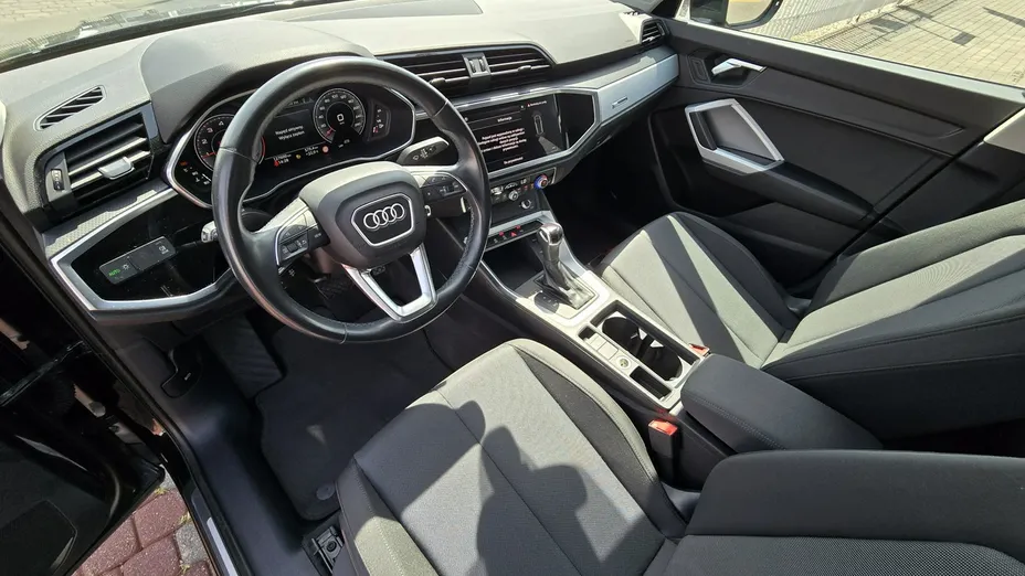 AUDI Q3 -