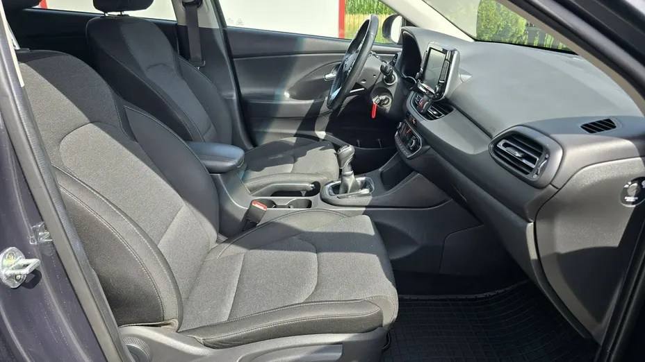HYUNDAI i30 -