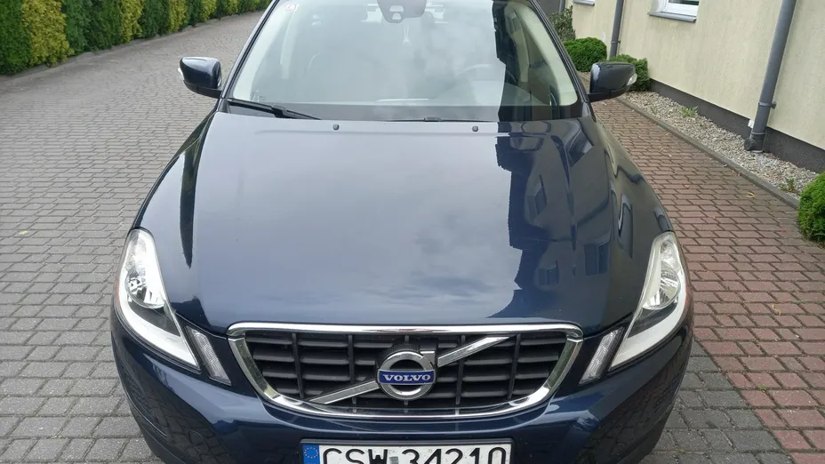 VOLVO XC60 -