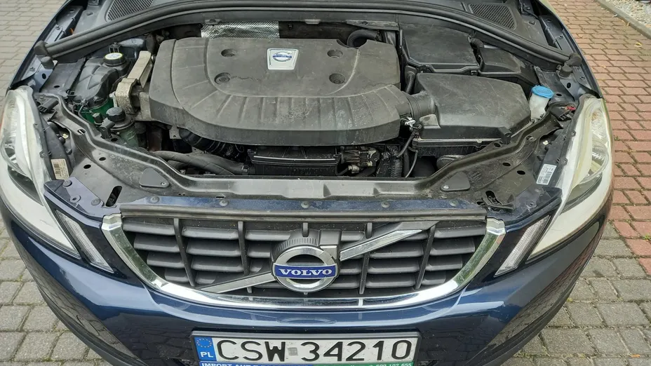 VOLVO XC60 -