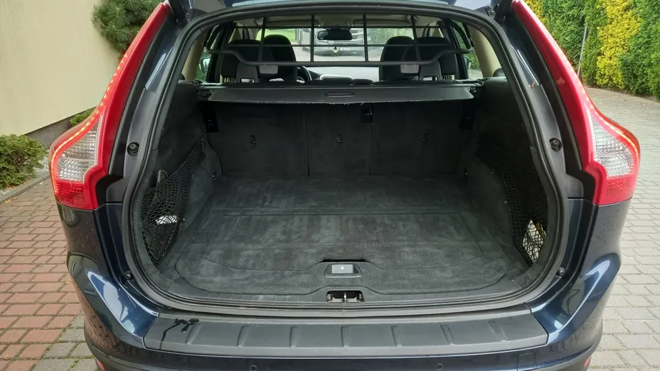VOLVO XC60 -