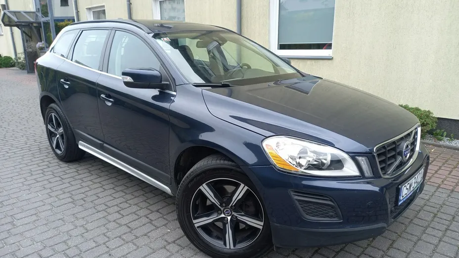 VOLVO XC60 -