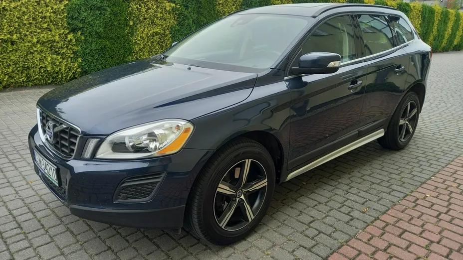 VOLVO XC60 -
