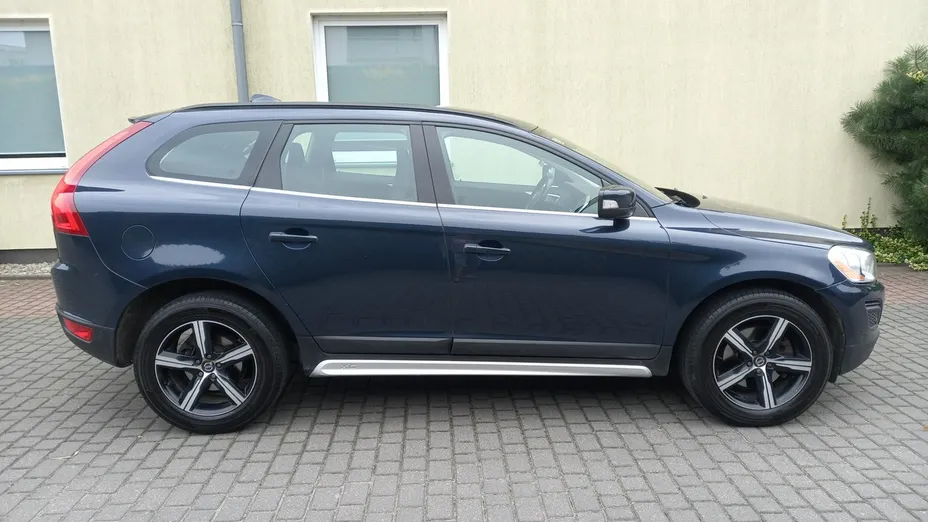 VOLVO XC60 -