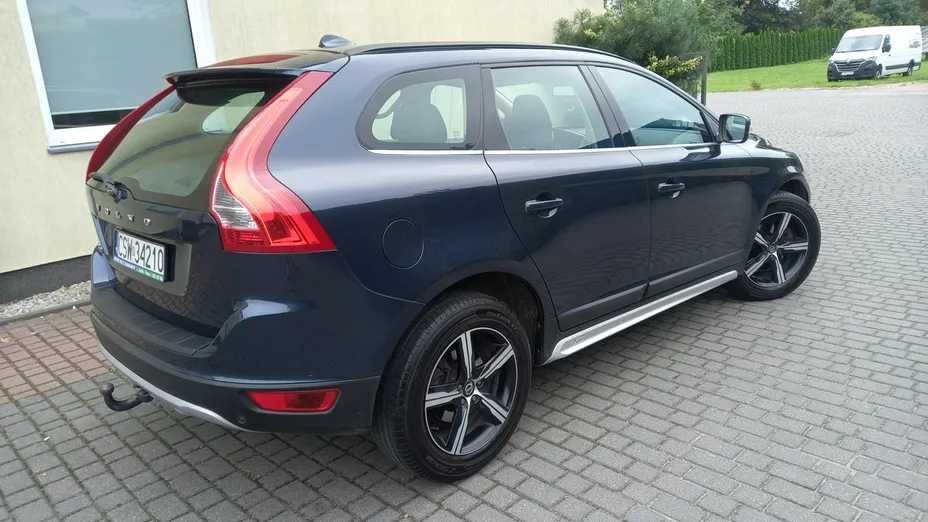 VOLVO XC60 -