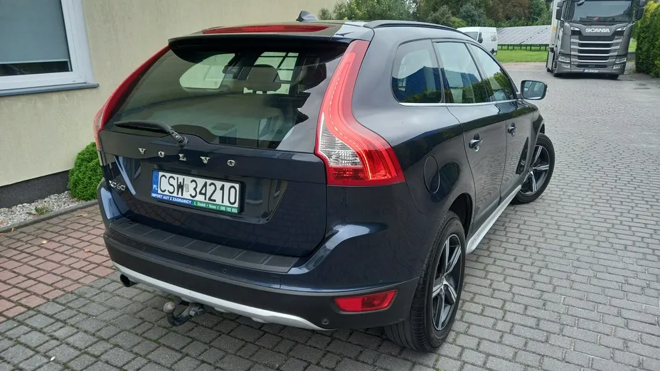 VOLVO XC60 -