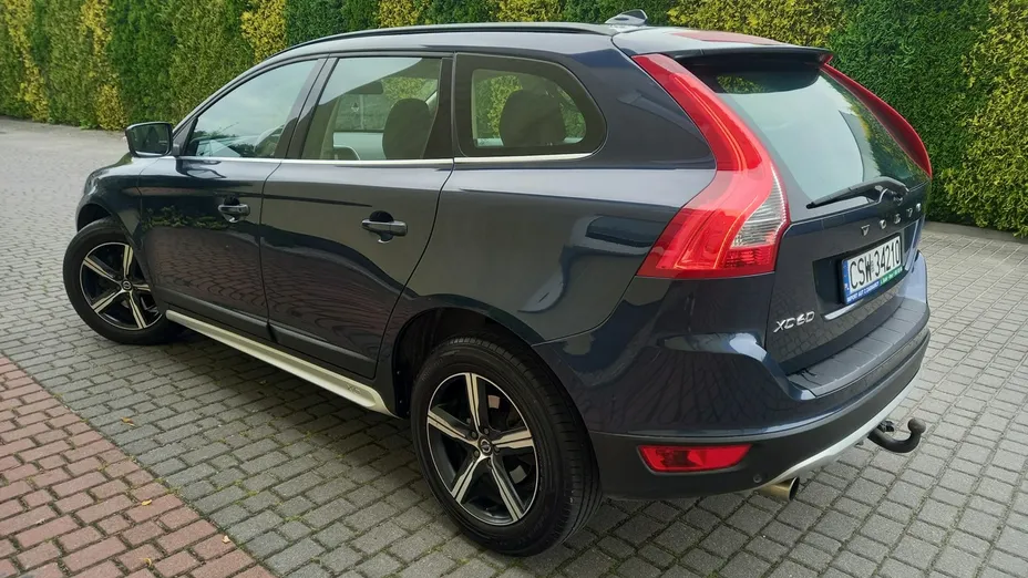 VOLVO XC60 -