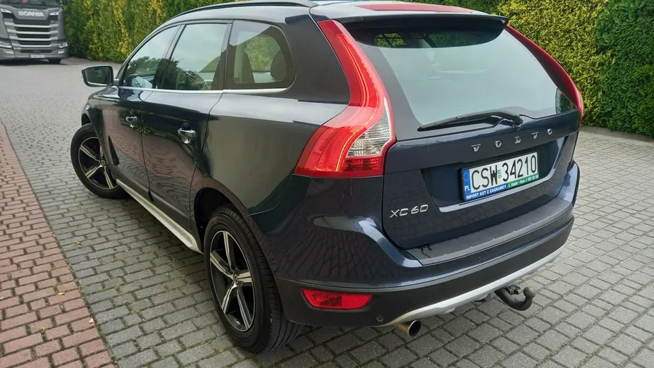 VOLVO XC60 -