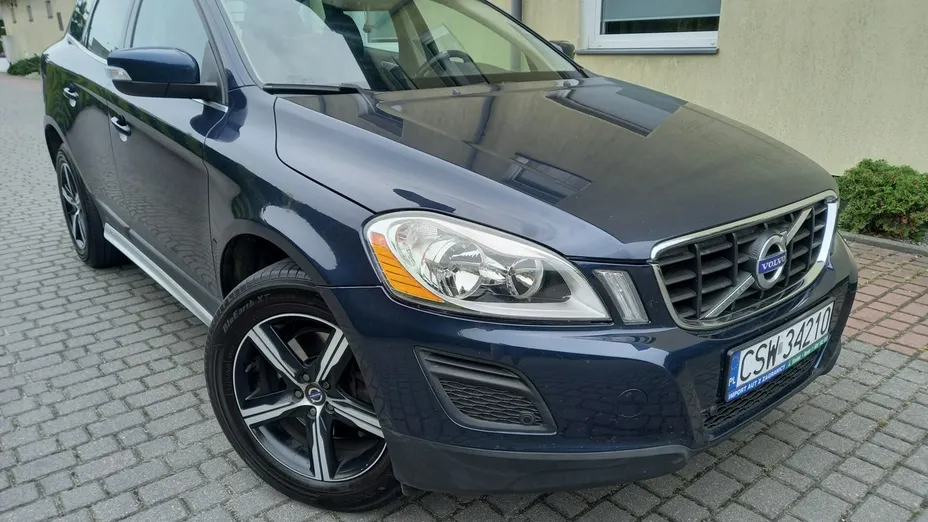 VOLVO XC60 -