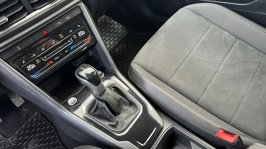 VOLKSWAGEN T-ROC -