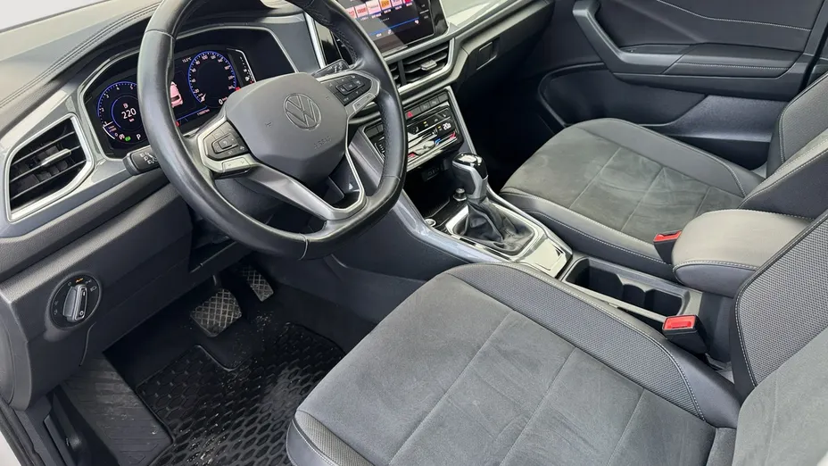 VOLKSWAGEN T-ROC -