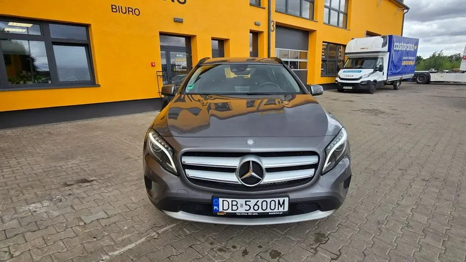 MERCEDES-BENZ GLA -