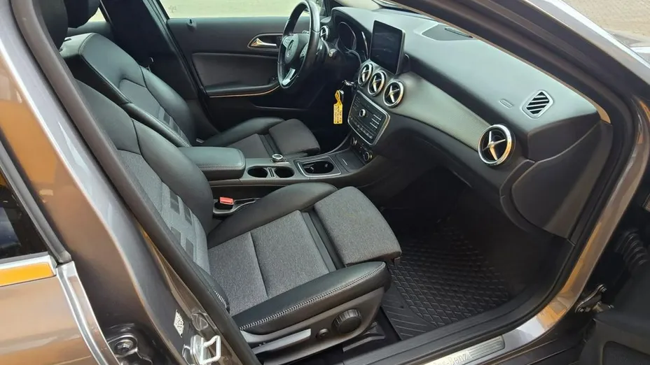 MERCEDES-BENZ GLA -