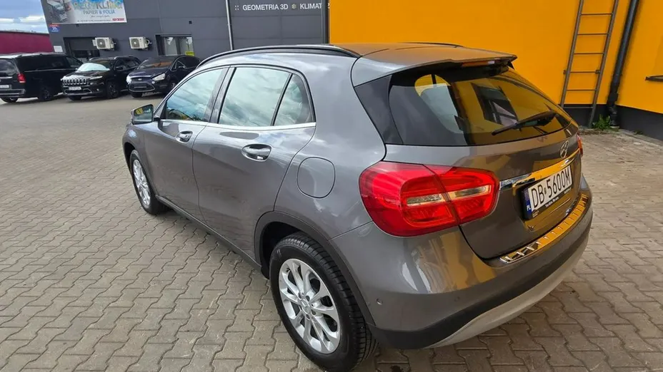 MERCEDES-BENZ GLA -