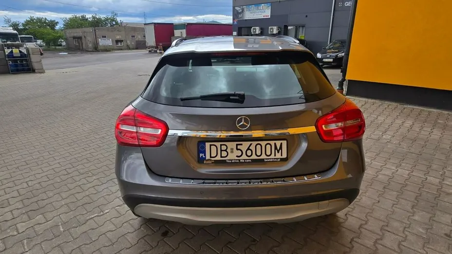 MERCEDES-BENZ GLA -