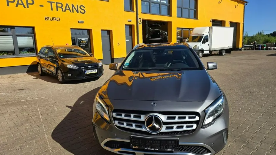 MERCEDES-BENZ GLA -