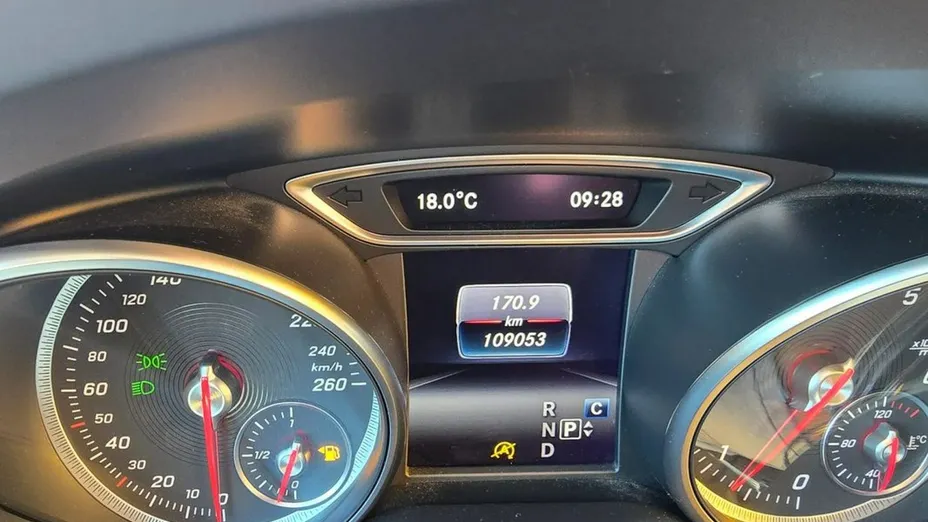 MERCEDES-BENZ GLA -