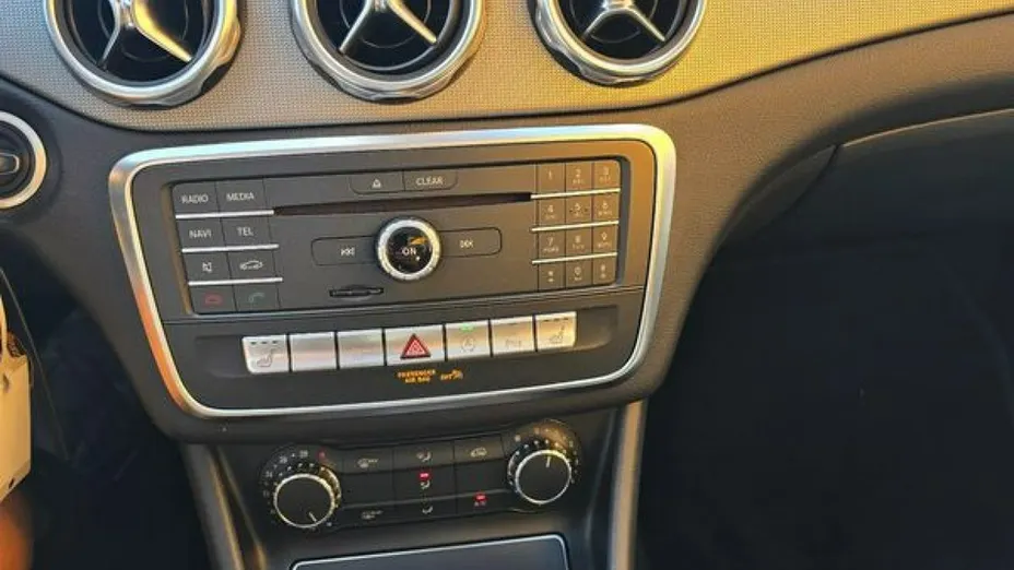MERCEDES-BENZ GLA -