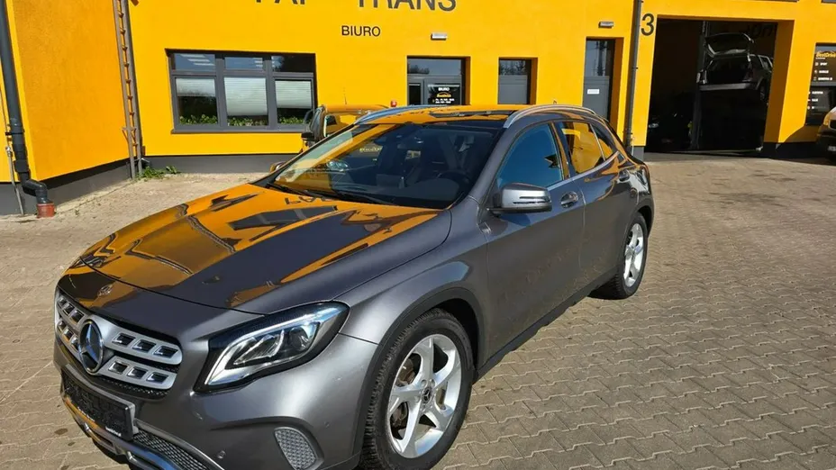 MERCEDES-BENZ GLA -