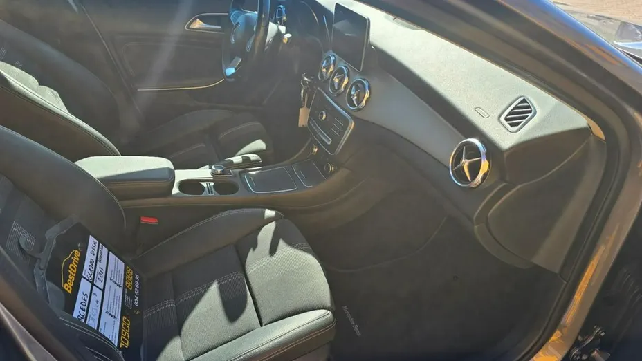 MERCEDES-BENZ GLA -