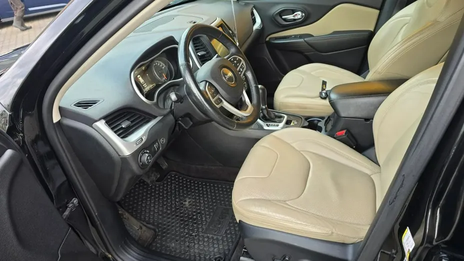 JEEP Cherokee -