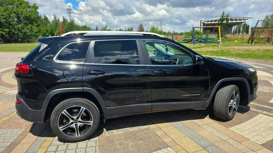 JEEP Cherokee -