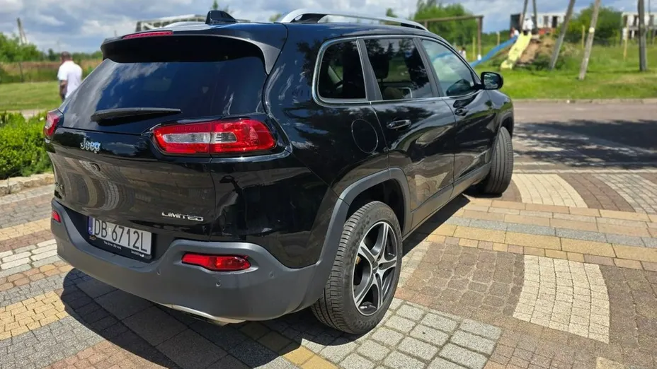 JEEP Cherokee -