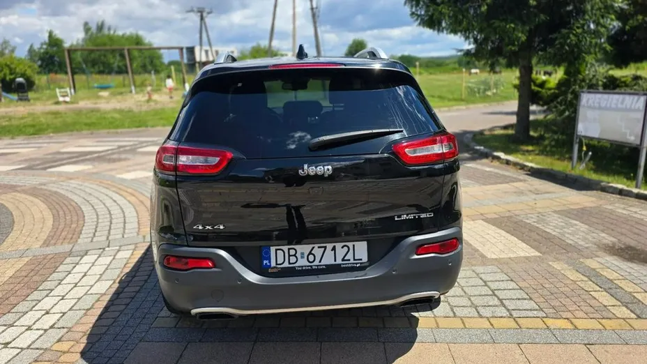JEEP Cherokee -