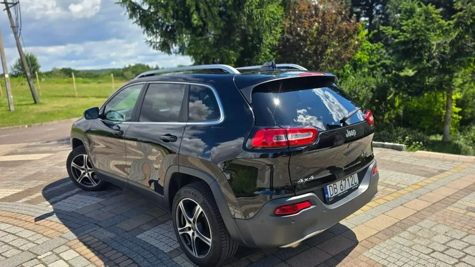JEEP Cherokee -