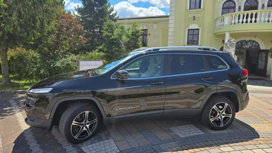 JEEP Cherokee -
