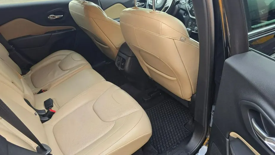 JEEP Cherokee -