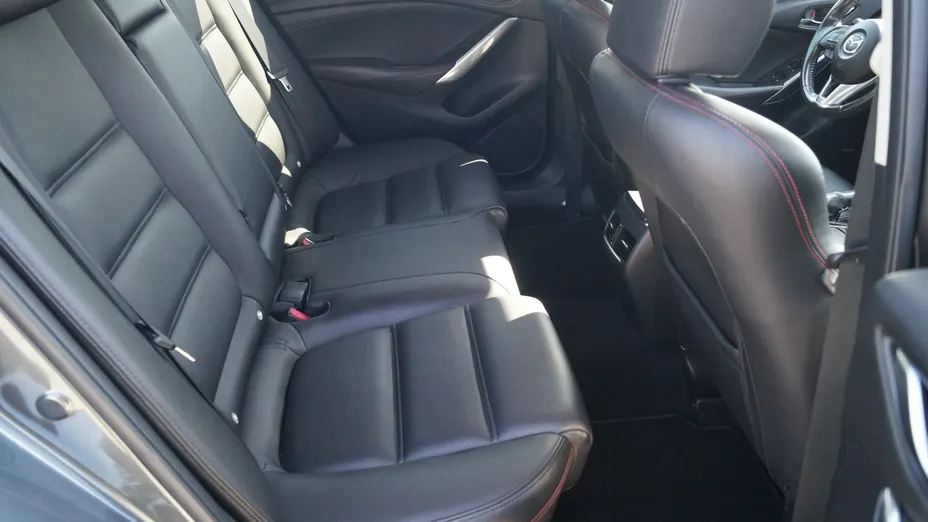 MAZDA 6 -