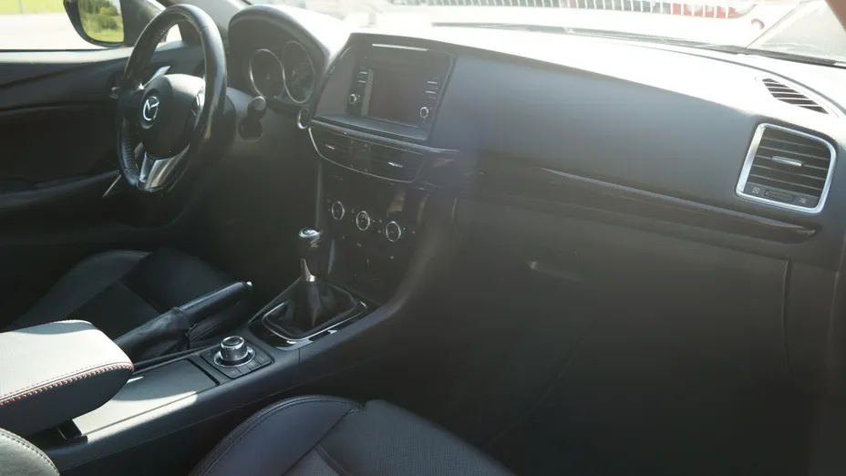 MAZDA 6 -
